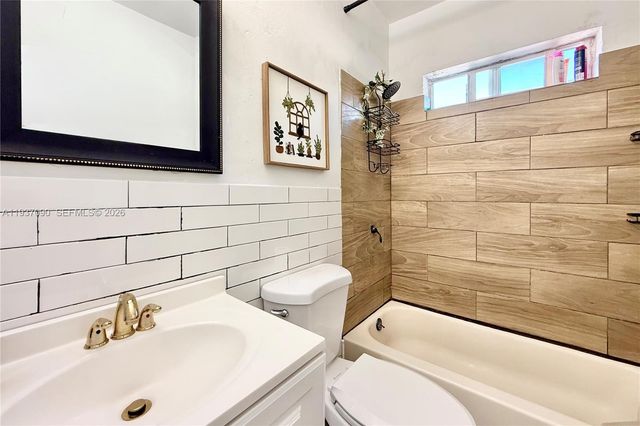 7820 Harding Ave, Miami Beach, FL 33141