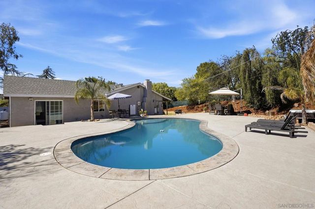 1315 Hillcrest Dr, Alpine, CA 91901