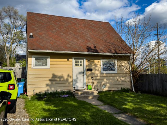 1033 Raider Street, Lansing, MI 48912
