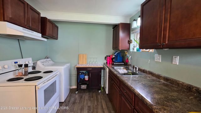 1033 Raider Street, Lansing, MI 48912