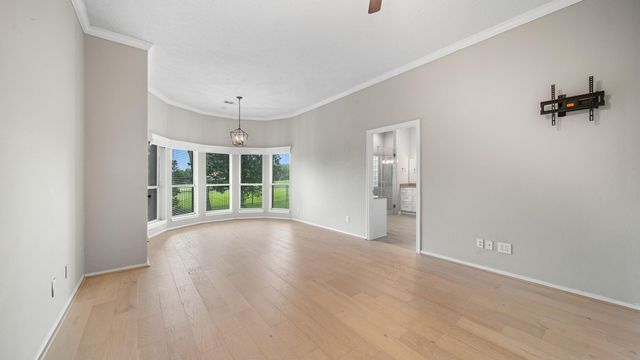 118 Hillsborough Drive W, Montgomery, TX 77356