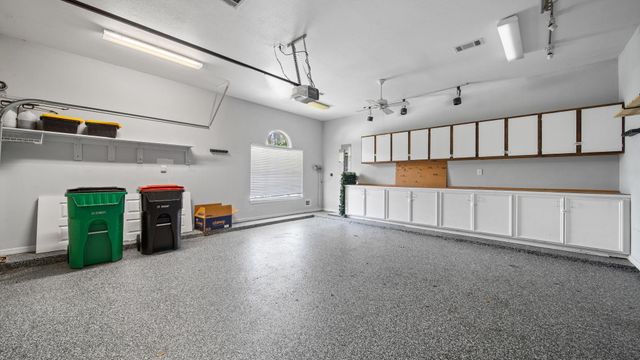 118 Hillsborough Drive W, Montgomery, TX 77356