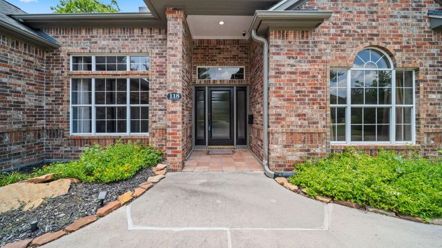 118 Hillsborough Drive W, Montgomery, TX 77356
