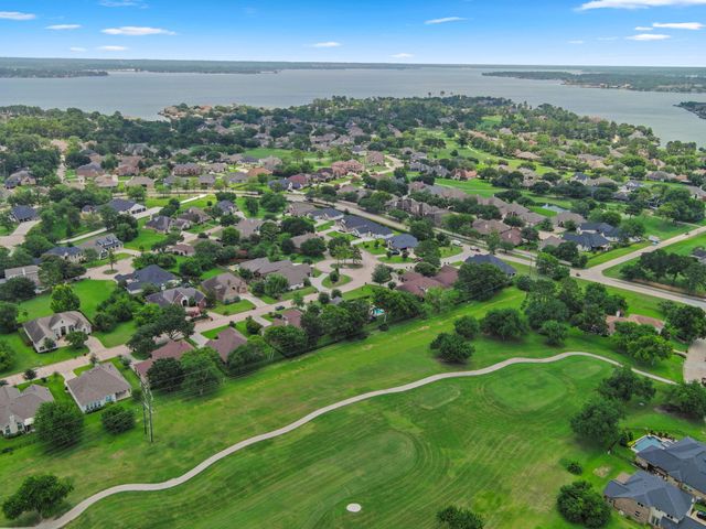 118 Hillsborough Drive W, Montgomery, TX 77356