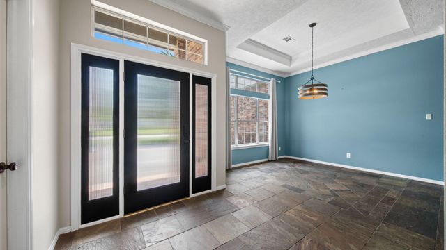 118 Hillsborough Drive W, Montgomery, TX 77356