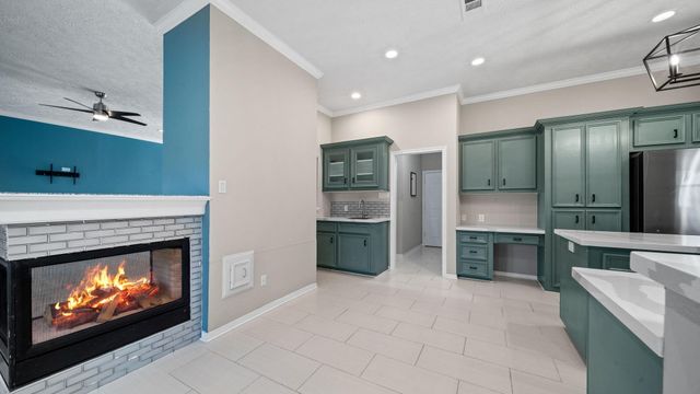 118 Hillsborough Drive W, Montgomery, TX 77356