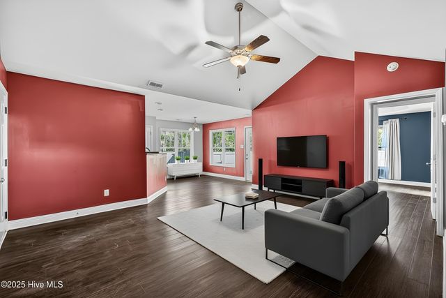 401 Mccall Drive, Jacksonville, NC 28540