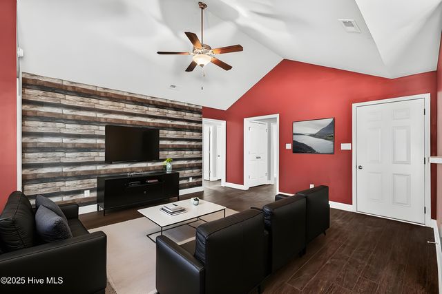 401 Mccall Drive, Jacksonville, NC 28540