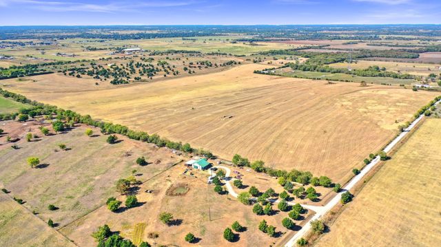 11 Standfield Church Road, Whitesboro, TX 76273
