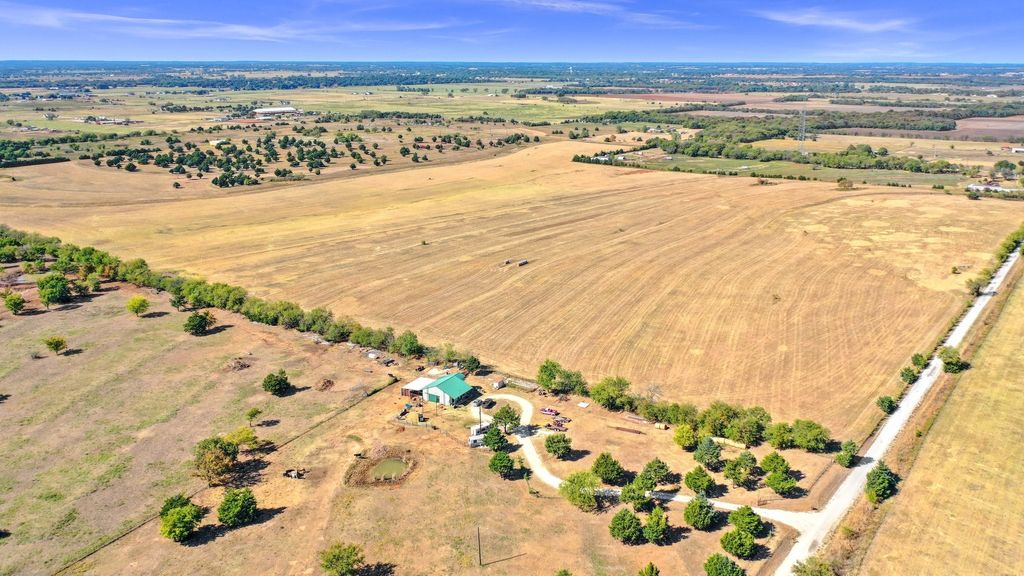 11 Standfield Church Road, Whitesboro, TX 76273