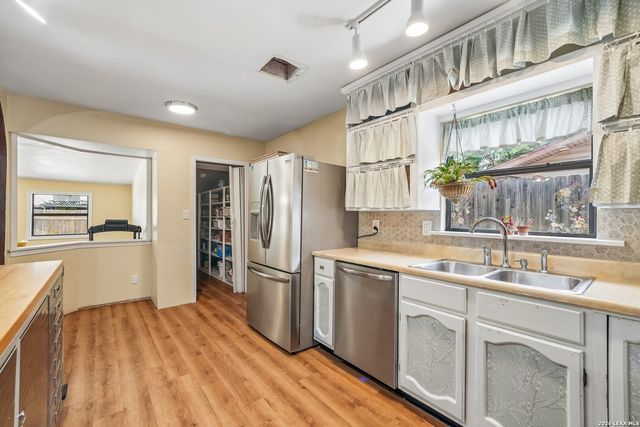 10331 GRANARY ST, San Antonio, TX 78245