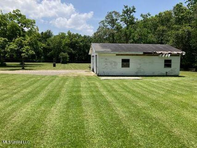 915 Robinson Street, Pass Christian, MS 39571