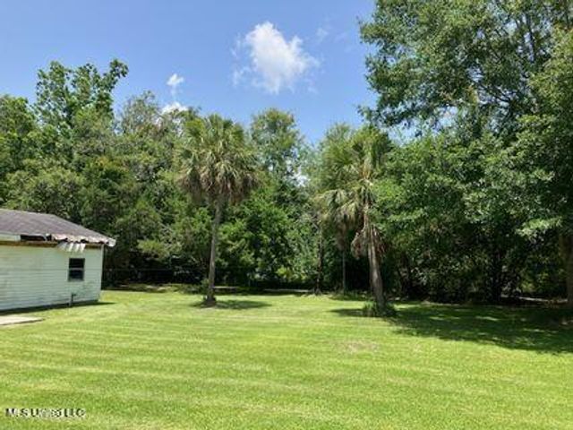 915 Robinson Street, Pass Christian, MS 39571