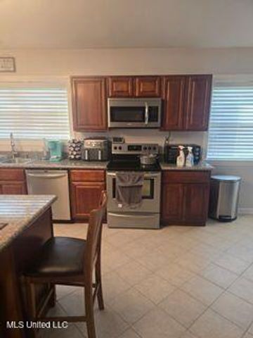 915 Robinson Street, Pass Christian, MS 39571