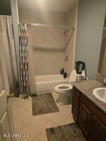915 Robinson Street, Pass Christian, MS 39571