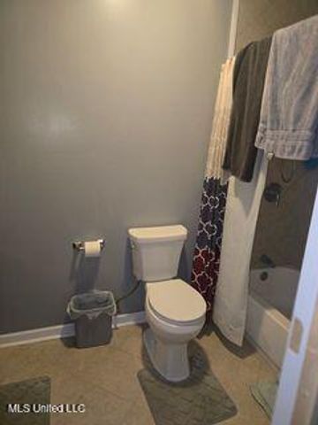 915 Robinson Street, Pass Christian, MS 39571