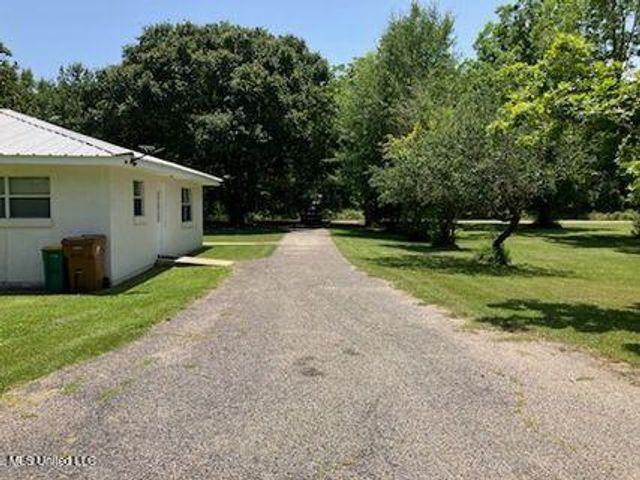 915 Robinson Street, Pass Christian, MS 39571