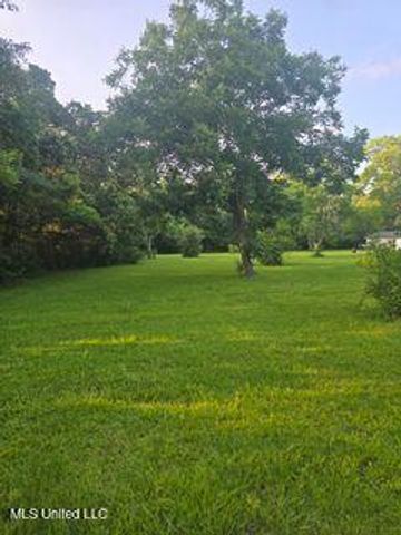 915 Robinson Street, Pass Christian, MS 39571