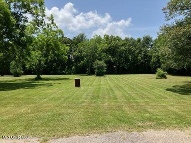 915 Robinson Street, Pass Christian, MS 39571