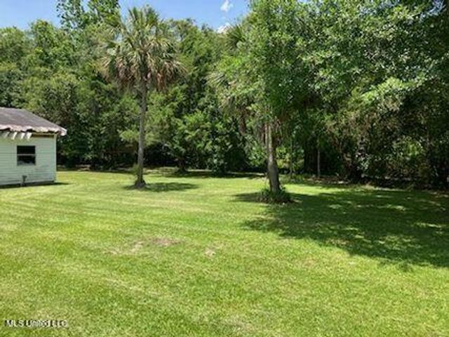 915 Robinson Street, Pass Christian, MS 39571
