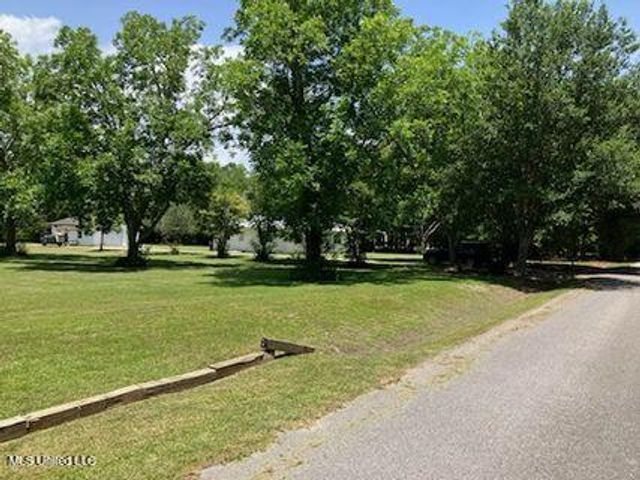 915 Robinson Street, Pass Christian, MS 39571