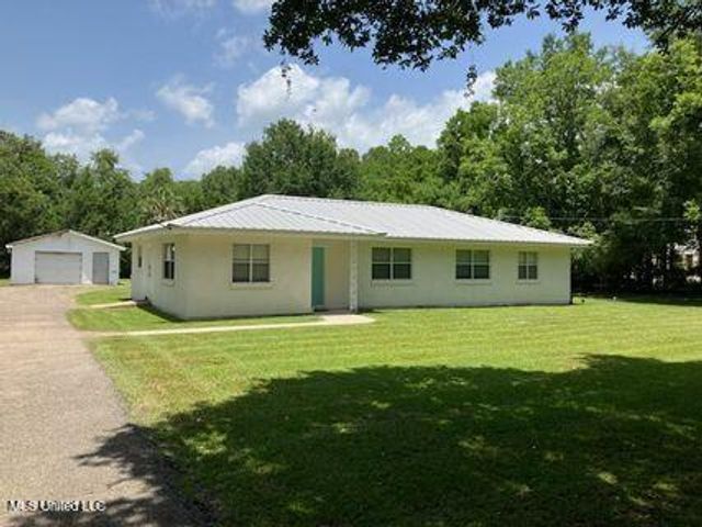 915 Robinson Street, Pass Christian, MS 39571