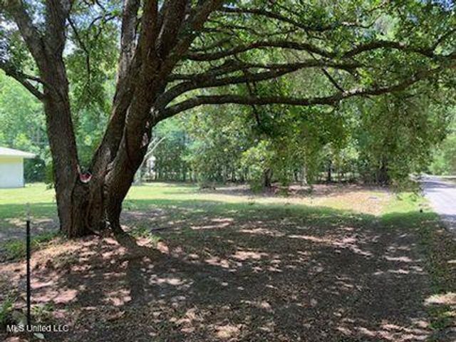 915 Robinson Street, Pass Christian, MS 39571