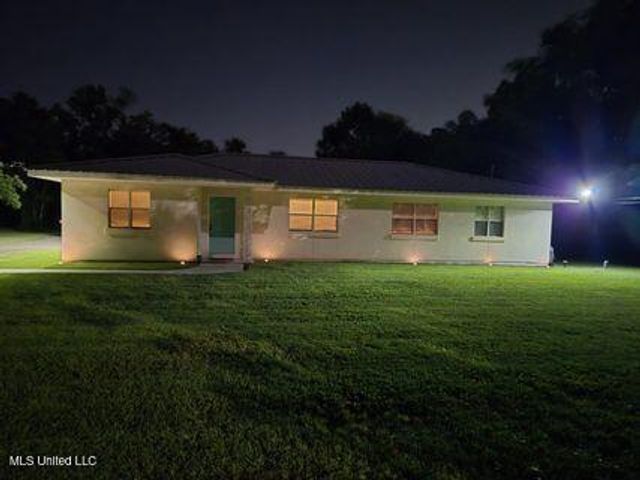 915 Robinson Street, Pass Christian, MS 39571