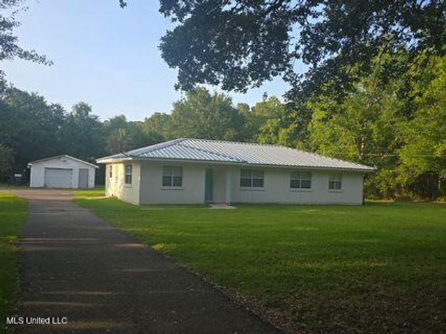 915 Robinson Street, Pass Christian, MS 39571