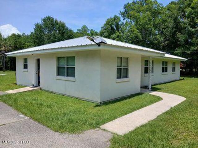915 Robinson Street, Pass Christian, MS 39571