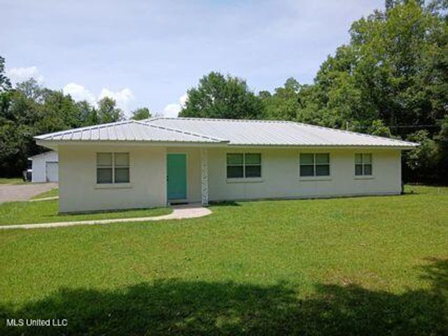 915 Robinson Street, Pass Christian, MS 39571