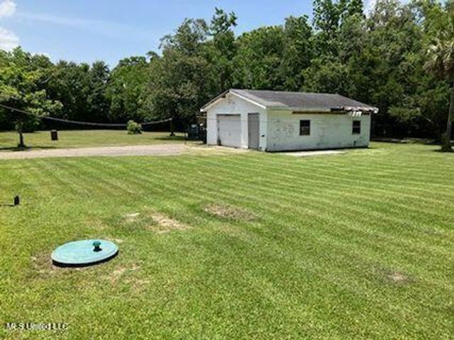 915 Robinson Street, Pass Christian, MS 39571