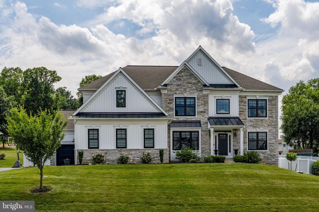 331 CARDINAL CT, East Earl, PA 17519