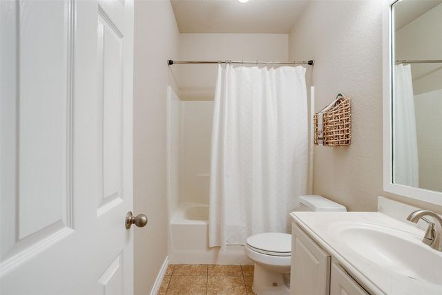 720 Date Court, Burleson, TX 76028