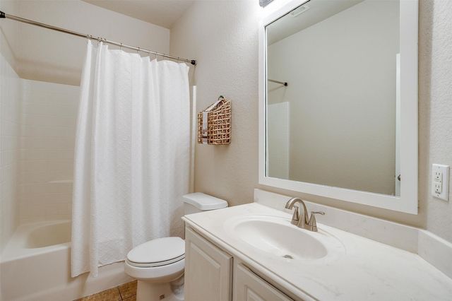 720 Date Court, Burleson, TX 76028