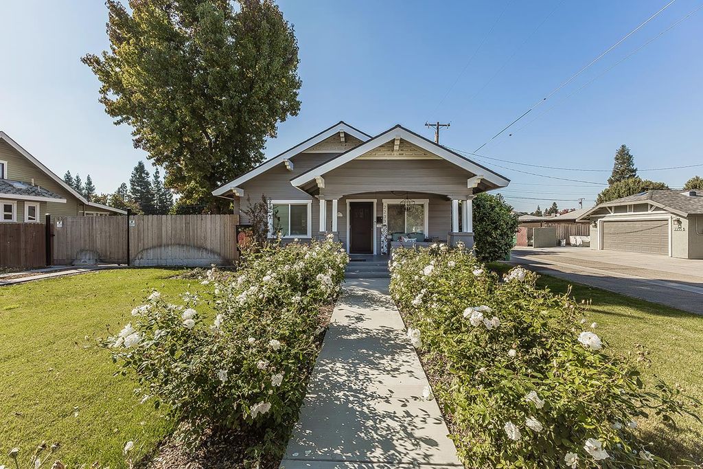 2233 14th Avenue, Kingsburg, CA 93631