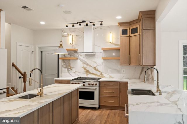 43864 ASHLAWN CT, Ashburn, VA 20147