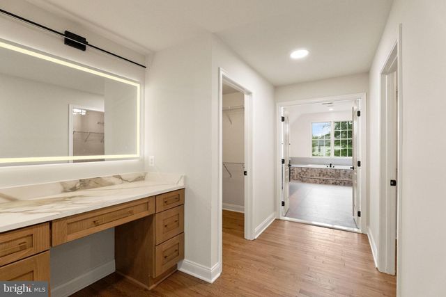 43864 ASHLAWN CT, Ashburn, VA 20147