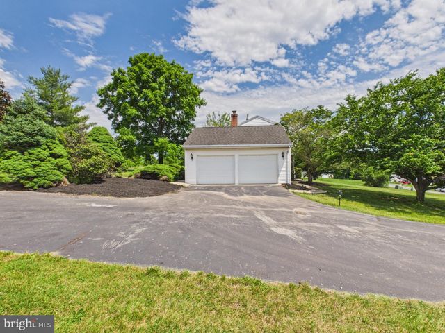 107 TWIN LAKES CIR, Martinsburg, WV 25405
