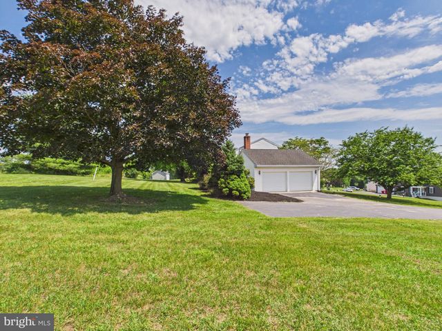 107 TWIN LAKES CIR, Martinsburg, WV 25405