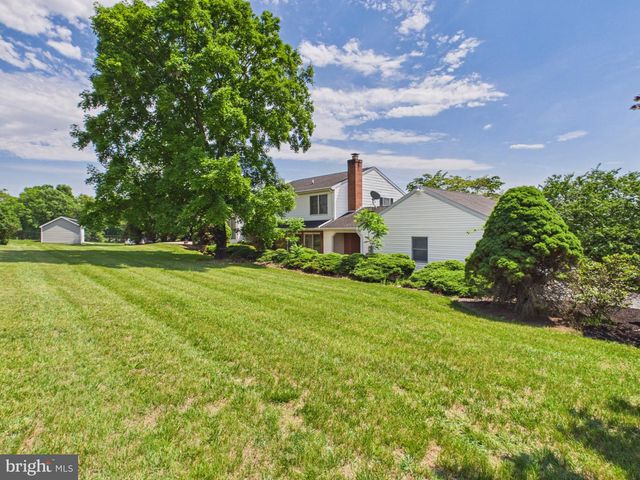 107 TWIN LAKES CIR, Martinsburg, WV 25405