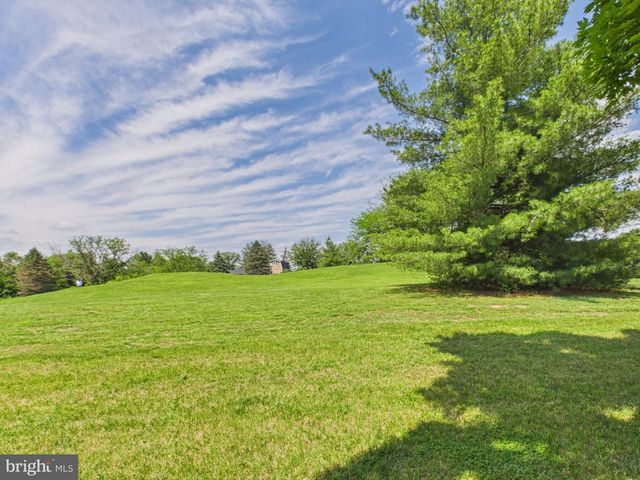107 TWIN LAKES CIR, Martinsburg, WV 25405