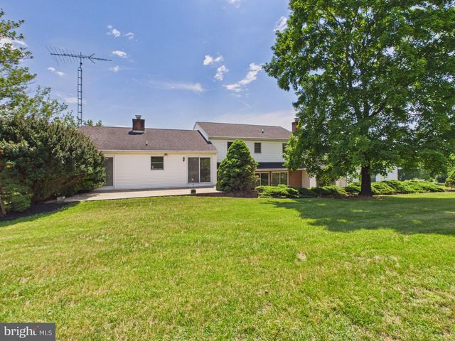 107 TWIN LAKES CIR, Martinsburg, WV 25405
