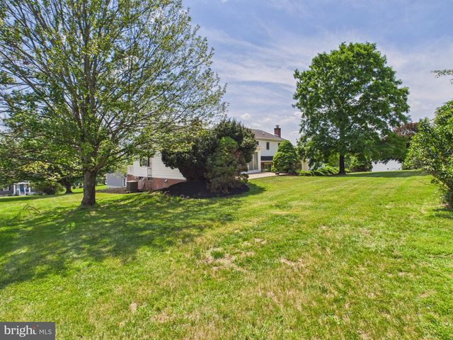 107 TWIN LAKES CIR, Martinsburg, WV 25405