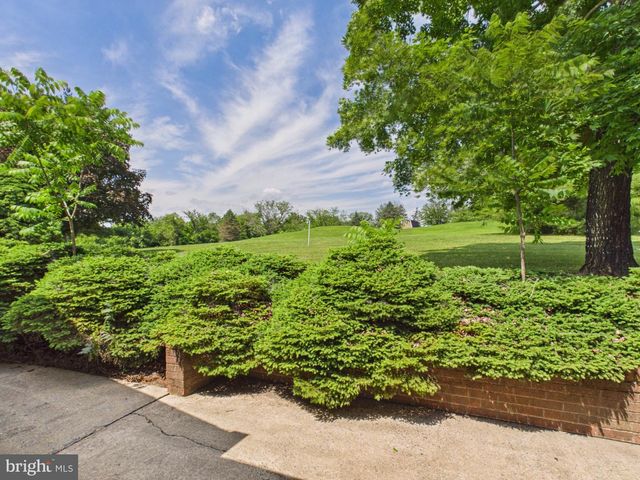 107 TWIN LAKES CIR, Martinsburg, WV 25405