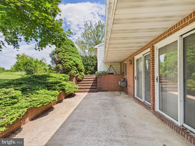 107 TWIN LAKES CIR, Martinsburg, WV 25405
