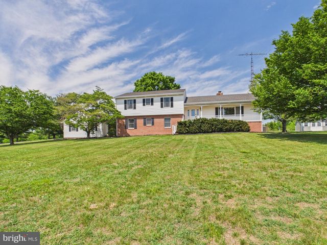 107 TWIN LAKES CIR, Martinsburg, WV 25405