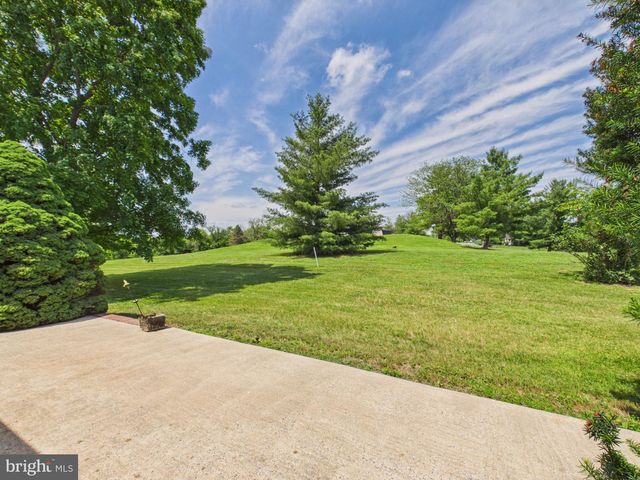 107 TWIN LAKES CIR, Martinsburg, WV 25405