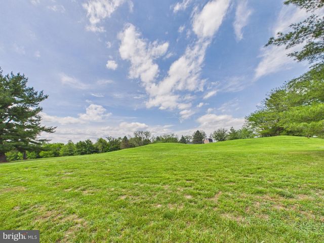107 TWIN LAKES CIR, Martinsburg, WV 25405