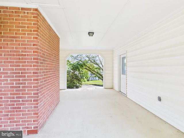 107 TWIN LAKES CIR, Martinsburg, WV 25405
